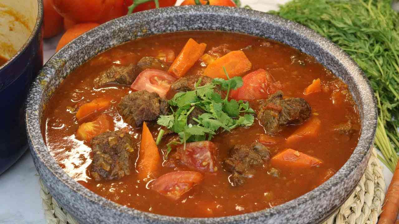 Slow-Cooked Beef Shin Stew (Tender & Hearty)