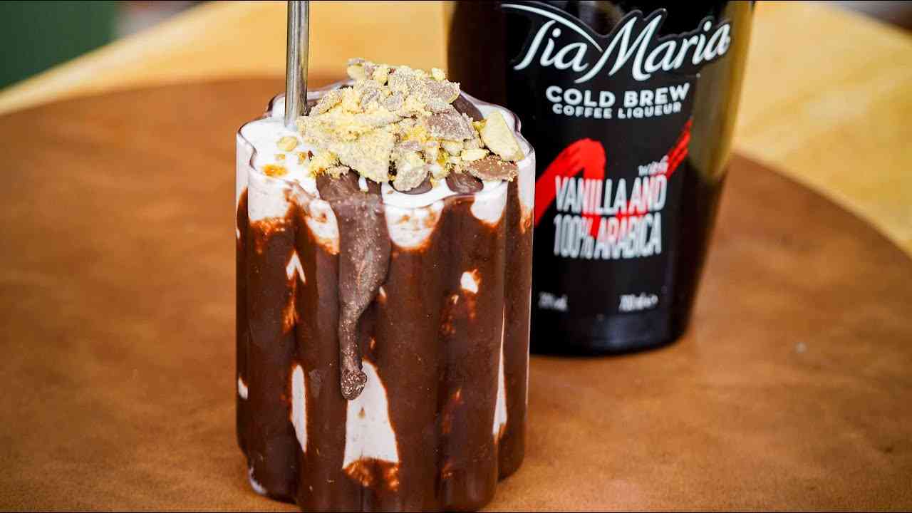 Coffee Mudslide — Creamy, Boozy Dessert in a Glass