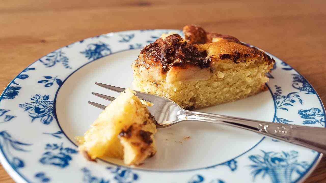 Swedish Apple Cake Recipe (Äppelkaka)