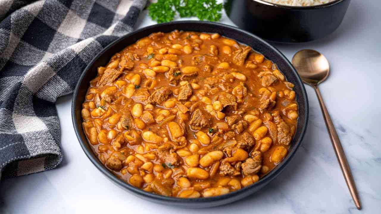 Middle Eastern Lima Bean Stew (Yakhnet Fasoulia)
