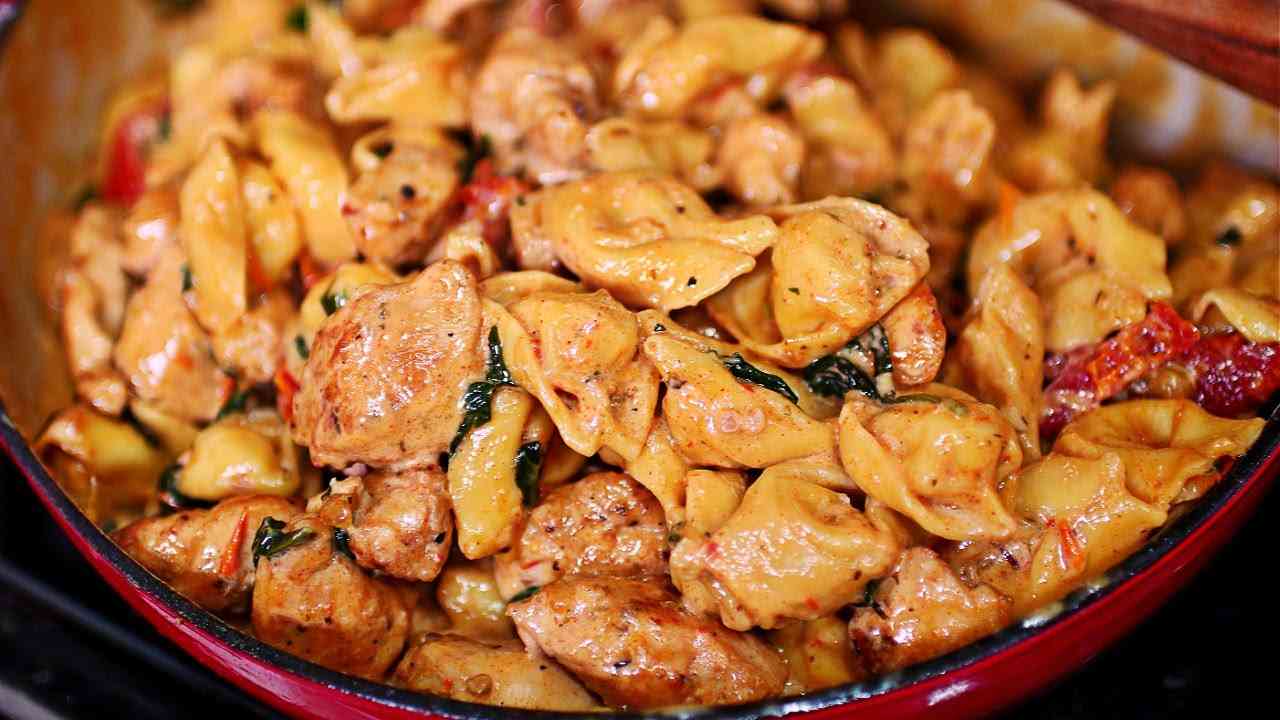 Creamy Chicken Tortellini Skillet
