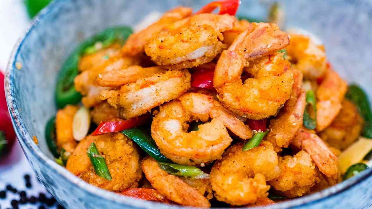 Best Salt & Pepper Shrimp Recipe (Crispy, Flavor-Packed Chinese-Style Shrimp)