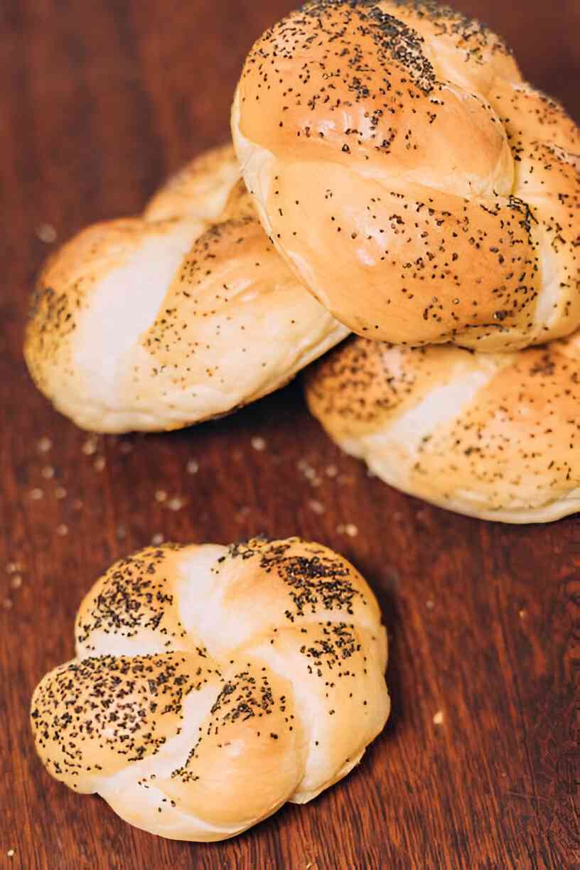 Kaiser Rolls Recipe (Soft Inside, Crispy Outside)