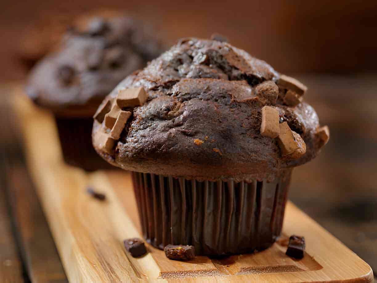 Chocolate Chip Cupcakes Recipe (Soft, Sweet & Chocolatey)