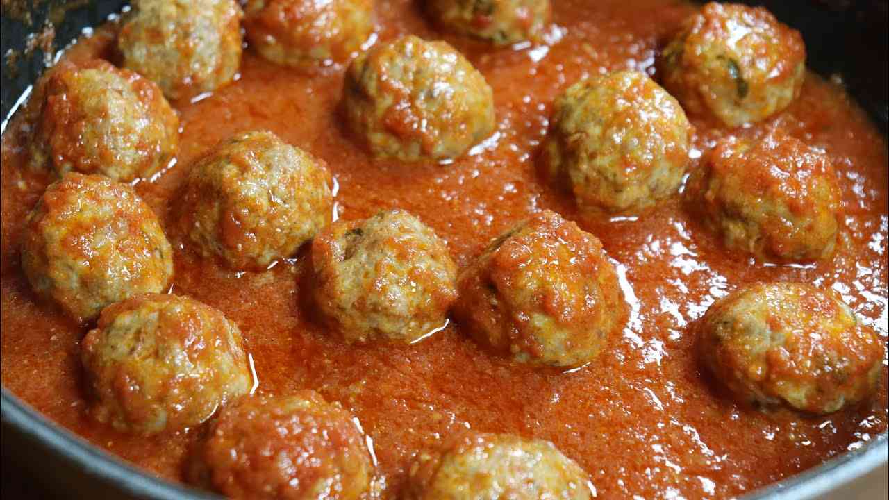 Juicy Pork and Beef Meatballs (Italian-Style Recipe)